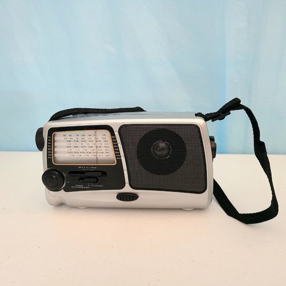 Dynamo Rechargeable World Radio Hand Generator Battery, Tested - Picture 2 of 7